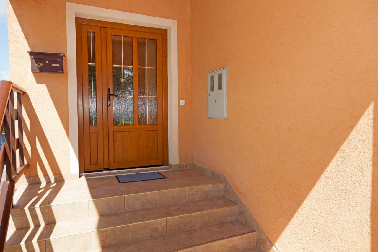 Apartment Majetic Gornji Vaganac Exterior photo